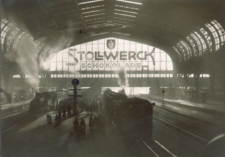Stollwerck-Werbung im Kölner Hauptbahnhof