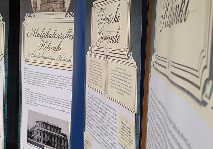 Rollups der Ausstellung "Deutschsprachige Spuren in Finnland", Abteilung OWL